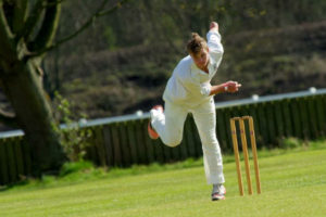 Shoulder injury during fast bowling in cricket