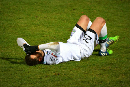Hamstring injury during football game, use physiotherapy to prevent injury